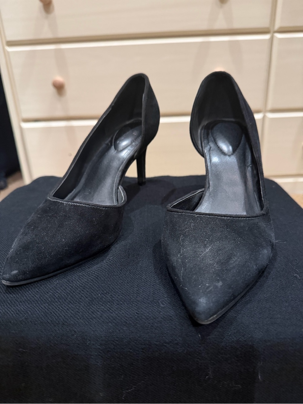 Bandolino Black Suede D’Orsay Pointed Toe Kitten Heels size 6.5